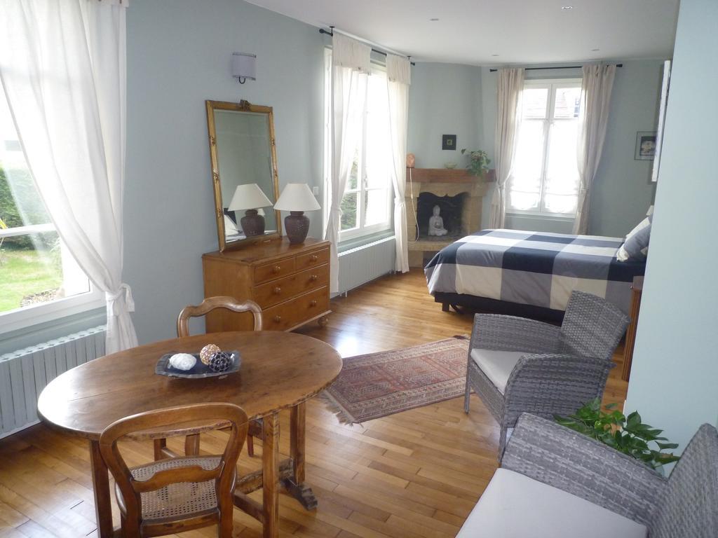 Chambre D'Hote La Bacotterie Bois-le-Roi  Rom bilde